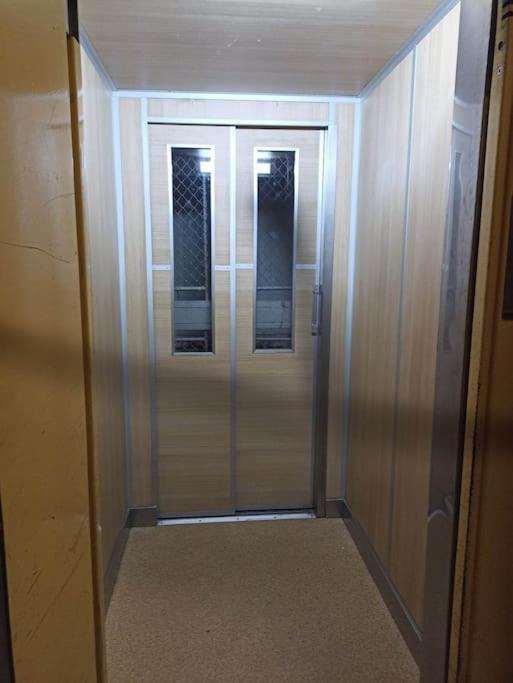 Trendy 2 Room Flat, Next To Corvin Mall Free Huge Garage! Ac,Dishwasher,Washmachine, Smart Tv Budapest Extérieur photo