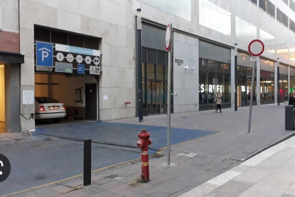 Trendy 2 Room Flat, Next To Corvin Mall Free Huge Garage! Ac,Dishwasher,Washmachine, Smart Tv Budapest Extérieur photo