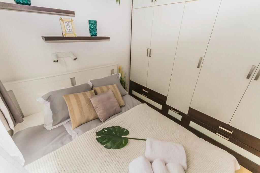 Trendy 2 Room Flat, Next To Corvin Mall Free Huge Garage! Ac,Dishwasher,Washmachine, Smart Tv Budapest Extérieur photo